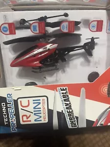 TechnoPropeller R/C Radio Controlled Mini Helicopter With Infared Connectivity - Picture 1 of 7