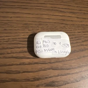Apple AirPods Pro with MagSafe Wireless Charging Case - White - Read - Picture 1 of 5