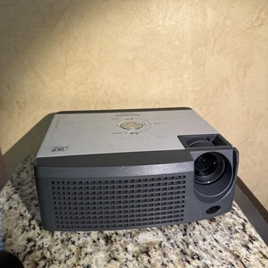 Proyector DLP ViewSonic PJ556D, plateado, usado VS11664 horas 333 - Imagen 1 de 7