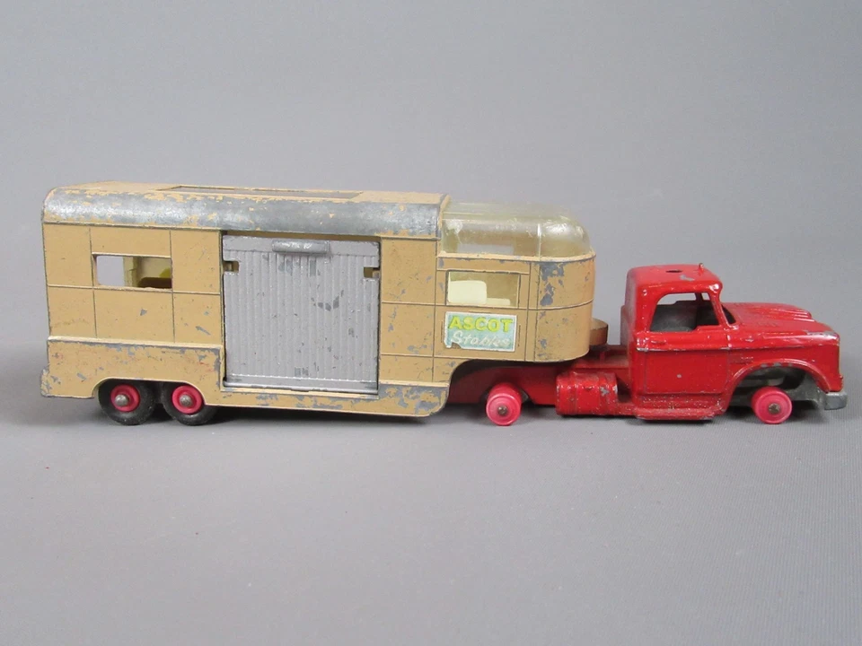 D732 Vintage Matchbox K18 UK Dodge Trattore Articolato Furgone Cavalli King Size - Immagine 1 di 4