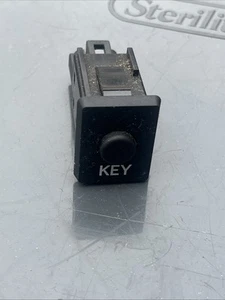 TOYOTA PRIUS OEM SMART KEY BUTTON SWITCH 15A257 - Picture 1 of 3