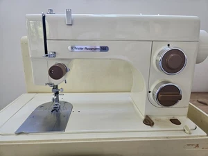 Frister + Rossmann 702 Sewing Machine - Picture 1 of 6