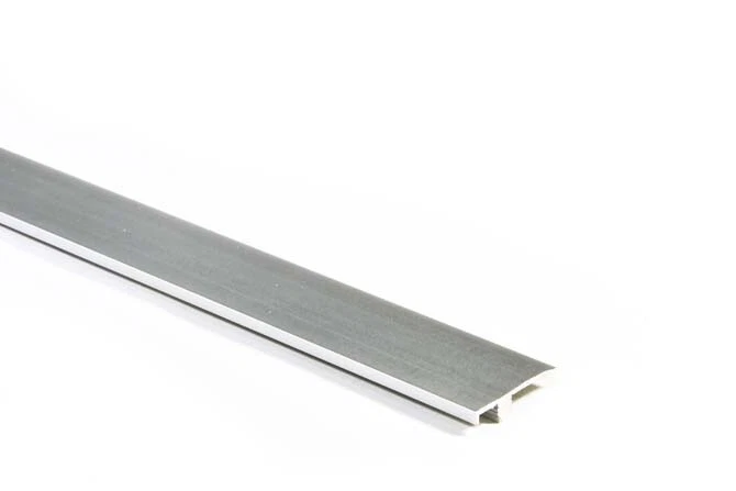 TERMINALE - PROFILI DI FINITURA PER PAVIMENTI VINILICO SPC Argento - Immagine 1 di 1