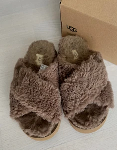 UGG Flipflop Gr. 37 Fuzz Sugar Cross Slide - Bild 1 von 3