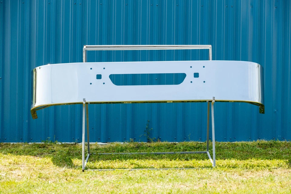 Parachoques delantero personalizado 16" International 9400 i cromado - 9100 / 9200 / 9400 - 1997+ Foto 1 de 4