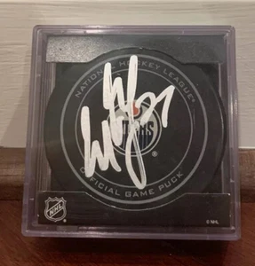 Milan Lucic Autographed Signed Official NHL Game Puck Edmonton Oilers 2 - Picture 1 of 3