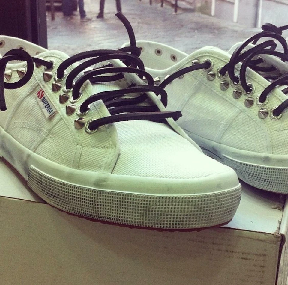 Scarpe Superga 2750 White borchiate con borchie argento effetto spor laccio cauc - Immagine 1 di 1