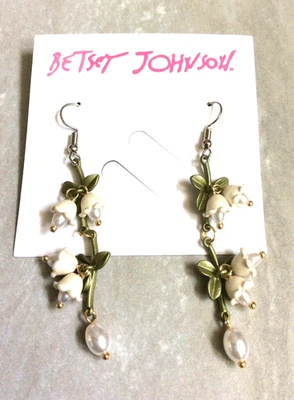Brincos perfurados pendurados Betsey Johnson Pearl Lilly Flowers NOVAS belezas! - Imagem 1 de 2