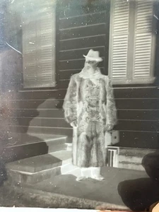 Antique Vintage Glass Negative Early Man Cowboy Hat Possible Costume Photography - Picture 1 of 4
