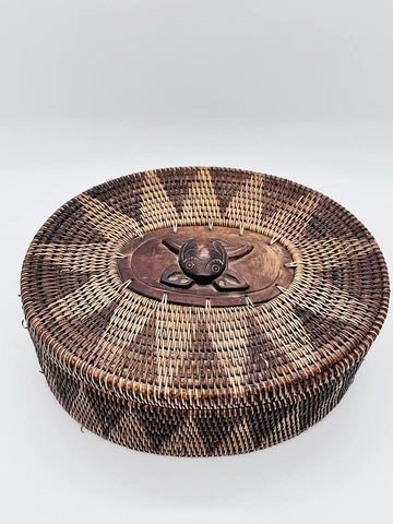 VINTAGE HAND WOVEN STAINED GRASS CARVED WOOD INDONESIAN  BASKET FIGURAL CREATURE Cover