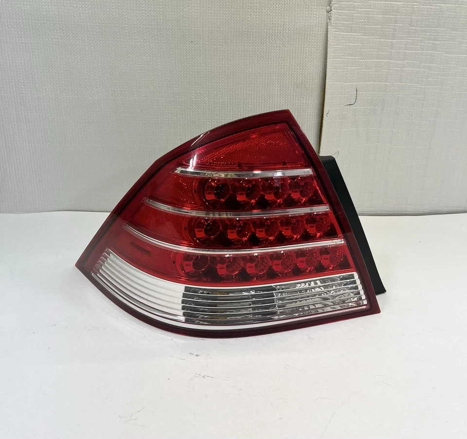 Luz trasera izquierda del lado del conductor Mercury Montego 2005 2006 2007 OEM Foto 1 de 4