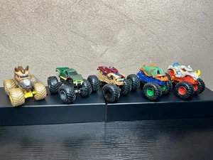 Hot Wheels Monster Jam 1:64 5 X Bundle - Diecast Monster Trucks Animals - Used. - Picture 1 of 5