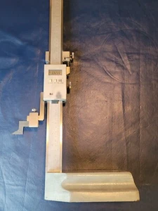 Mitutoyo 570-114 Absolute Digimatic Height Gauge 18" - Picture 1 of 9