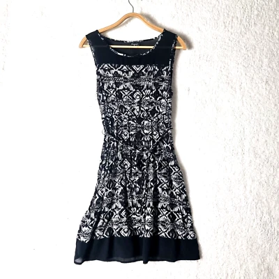 JEANSWEST Womens Dress Size 10 Black White Sleevelss A-line Round Neck Tie - image 1 of 4