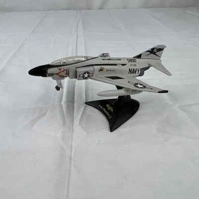 Maisto Edición Especial Fuerza Aérea US.Navy F-4J Phantom II USS Constellation-suelto Foto 1 de 4
