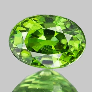 6.5x4.5 mm Oval {0.84 cts} Rainbow Sparkle Green Demantoid Garnet Natural {VVS} - Picture 1 of 2