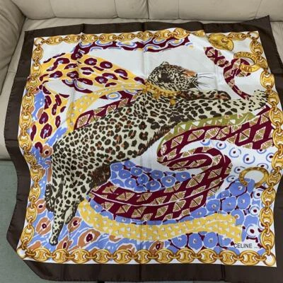 CELINE Bufanda Grande 85cm 33′′ Cuadrada Cadena Seda Marrón Foto 1 de 4