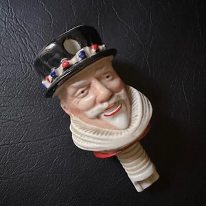 VINTAGE COLLECTABLE BEEFEATER GIN WADE PORCELAIN BOTTLE STOPER POURER MADE IN UK - Picture 1 of 8