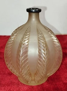R. LALIQUE. PETIT VASE. VERRE GLACÉ. BOUCHE EN ARGENT. FRANCE. VERS 1920 - Picture 1 of 1