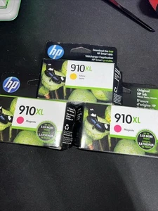 3x Cartuccia di inchiostro HP 910XL giallo e magenta nuova con scatola scadenza 2025 + 2022 + 2023 - Foto 1 di 2