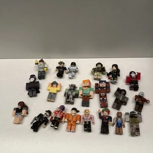Roblox Mystery Mini Figuren Konvolut 21 Figuren und einige Extras - Bild 1 von 4
