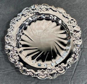 Versilbertes sechsteiliges Untersetzer-Set 4,5 Zoll geprägtes Tablett/Geschirr Vintage 80er Jahre Hochzeit - Bild 1 von 7