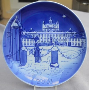 DESIREE / SVEND JENSEN 2001 Christmas Plate – The Royal Castle Fredensborg – New - Picture 1 of 3