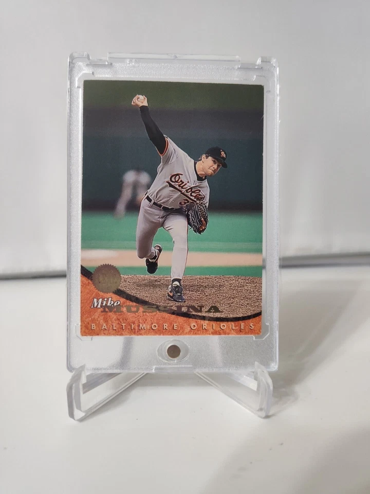 1994 Donruss The Leaf Set Gold  Mike Mussina Orioles Baltimore #105 - Image 1 of 4