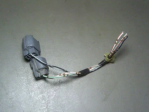 Actuador de cerradura de puerta trasera 98 Honda Accord EX LH - cables - conector - Imagen 1 de 6