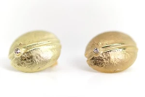 Yellow Gold Studs 8kt – 333 Scarab Form + Diamonds, Schauseite: 0 5/8in - Picture 1 of 9