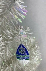 Seattle Seahawks Vintage Teardrop Spinner Christmas Tree Ornament - Picture 1 of 3