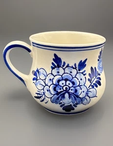 Taza de café azul Delft de colección Holanda pintada a mano molino de viento floral taza de té blanca 8 oz - Imagen 1 de 8