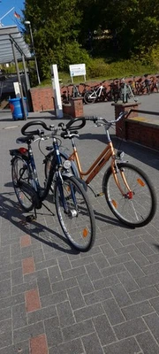2 Fahrräder Aber Auch Einzel Abzugeben Fahrrad 26 u 28 Coll - Bild 1 von 2