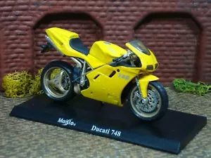 MAISTO - Motorcycle / Ducati / 748 / 1:18 / Used Like New - Imagen 1 de 2
