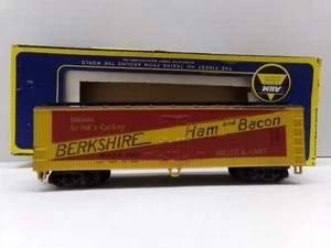 HO SCALE AHM/RIVAROSSI BERKSHIRE HAM and BACON BOXCAR #2042 - Picture 1 of 6