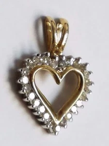 COLGANTE CORAZÓN DE ORO AMARILLO DE 10 QUILATES CON DIAMANTES 1,5 GRAMOS - Imagen 1 de 6