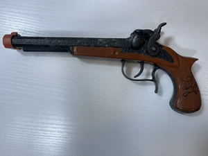 Captain Cutlass Double Barrel Flintlocked Toy Pirate Pistol - Picture 1 of 6