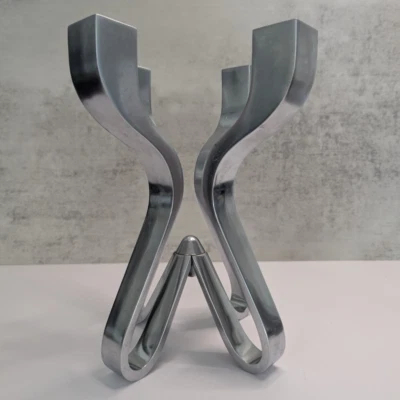 Candelabro modernista coro vintage en zinc fundido a presión de Karim Rashid para Umbra Foto 1 de 4