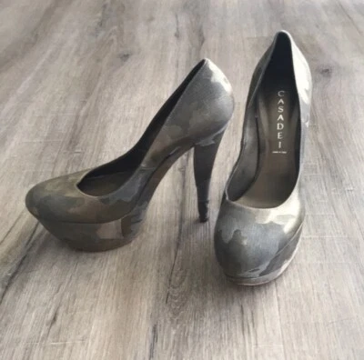 Tacones de camuflaje Casadei Foto 1 de 4