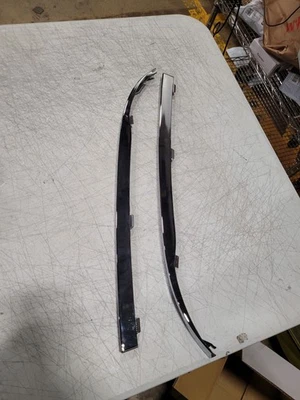 Used Pair Front Bumper Face Bar Trims Molding Step Pads For BMW F01 740 760 750 Foto 1 de 2