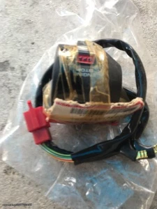 Honda VT250 right switch 35150-KE8-003 - Picture 1 of 2