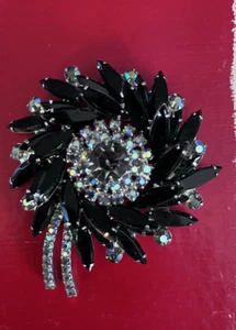 JULIANA BLACK RHINESTONE BROOCH unsigned - Picture 1 of 5