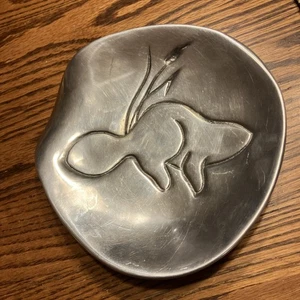 Hoselton Studio Canada BEAVER Trinket Dish Aluminum Signed 1074 - Picture 1 of 14