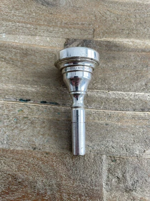 复古 Giardinelli 纽约 SYM-T 长号吹嘴 MP 很好 免运费 — 第 1/4 张图片