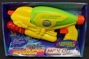 New Super Soaker Max-D 2000 Larami Hasbro Yellow & Green Water Blaster Toy - Picture 1 of 7