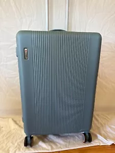New Tag Gateway 2.0 Hard Case Spinner Luggage Medium Check In Light Blue 24" - Picture 1 of 7