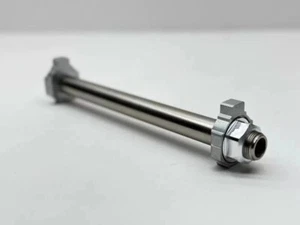 Nuevo bloque de pernos de eje de rueda trasera 2024 KTM 450 SX-F A46010085044 Husqvarna 450SXF - Imagen 1 de 2