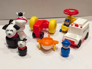 VINTAGE FISHER-PRICE LITTLE PEOPLE LOT OF 8 FIGURES & VEHICLES - Picture 1 of 19