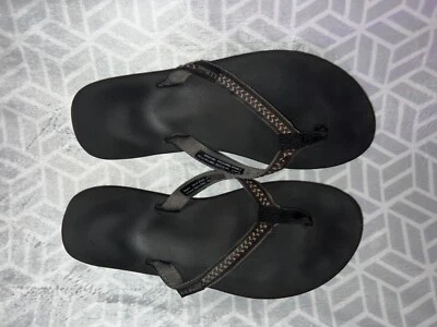 LL Bean Women’s Flip Flops 9M Black Thong Sandals - Image 1 of 4