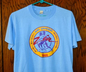 De colección Gus Macker Zia Western Regional Roswell casi nuevo 1988 puntada única talla grande - Imagen 1 de 5